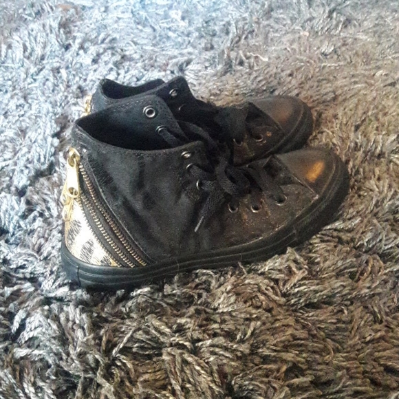 Black Converse with gold zippers Chucks - Picture 3 of 13